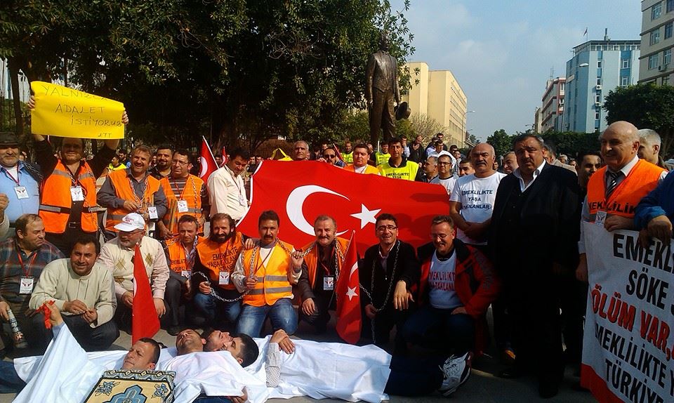 Emeklilikte Yaşa Takılanlar'dan â€œŞalgamlı Simitliâ€ Eylem!