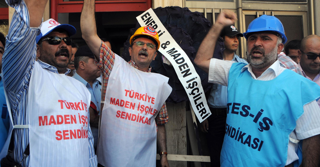 Enerji ve Maden işçileri Ak Parti'yi Protesto Etti
