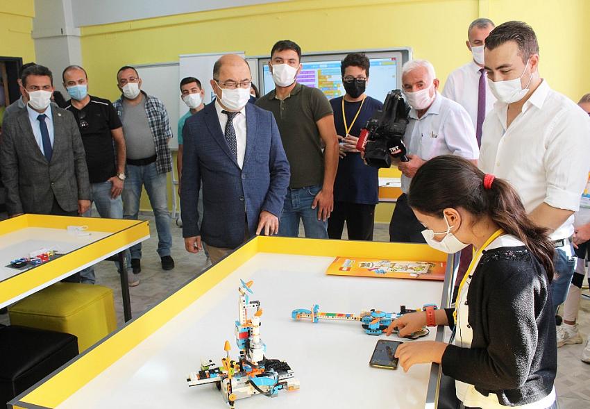 BIL'in Yumurtalık’ta Robotik Kodlama Projesi Hayata Geçirildi