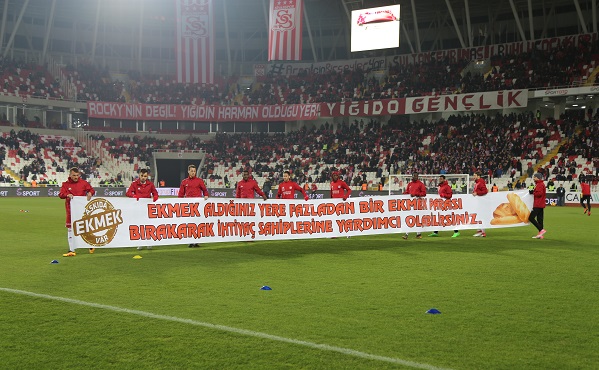 Sivassporâ€™dan CK Çamlıbel Elektrikâ€™in Askıda Ekmek Projesi'ne Destek