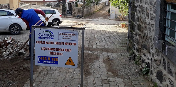 Çoruh EDAŞ Tarihi Zeytinlik Mahallesinin Elektrik Hatlarını Yeraltına Alıyor
