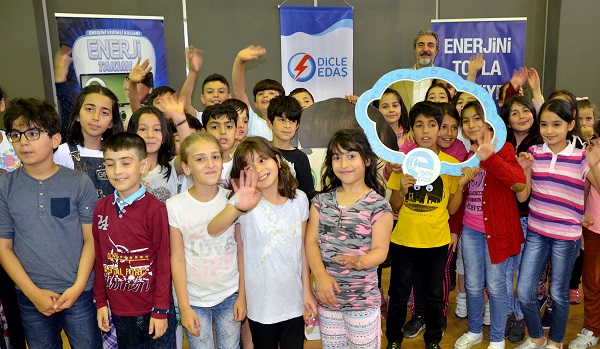 Dicle EDAŞ Çocukları Enerji Tiyatrosu ile Buluşturdu
