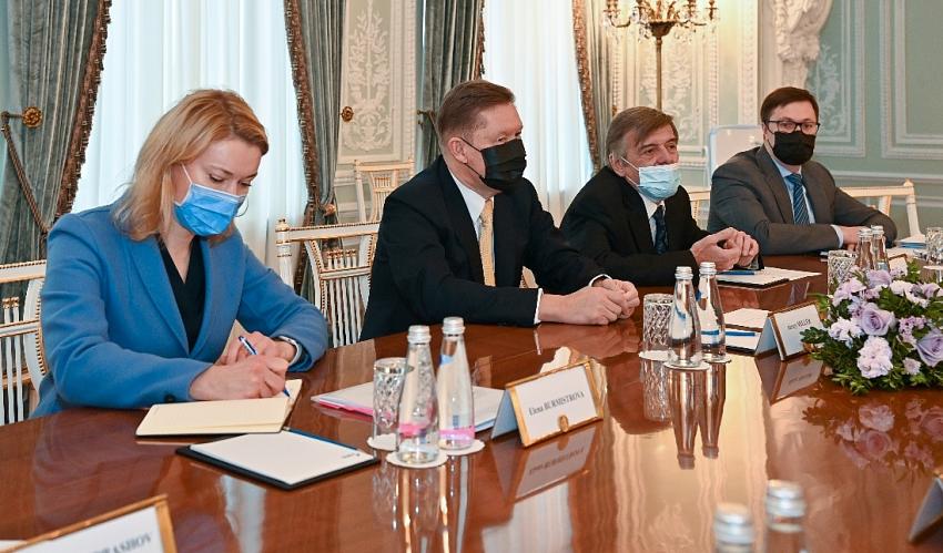 Gazprom ve Eni St. Petersburg'da Buluştu