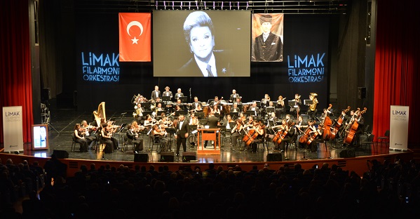 Limak Flarmoni Orkestrası Zeki Müren Şarkılarına Bursaâ€™da Hayat Verdi