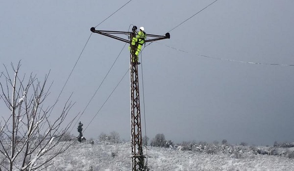 SEDAŞ Ekipleri Zorlu Koşullarda Mücadele Ediyor
