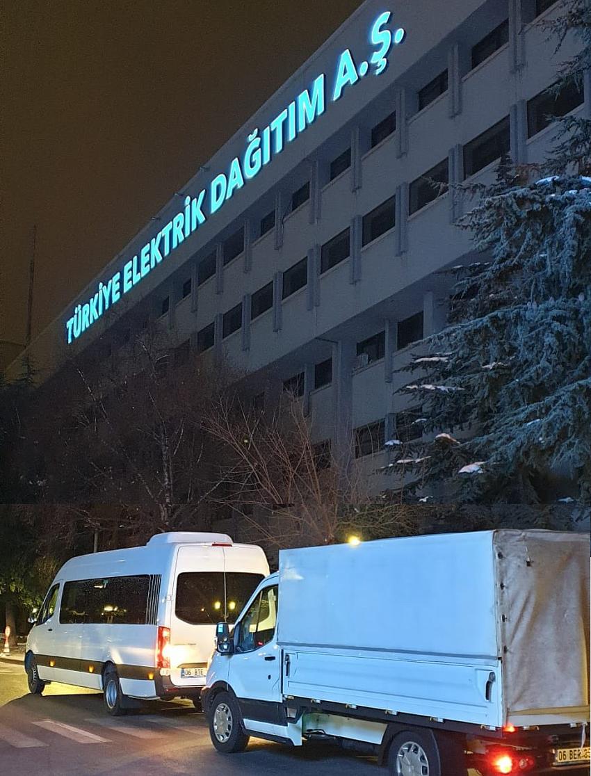 TEDAŞ Deprem Bölgesine Yardım Malzemesi Gönderdi