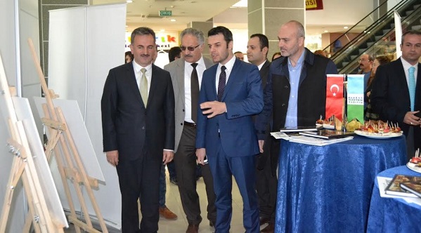 Şehrin Işıkları Gemlikâ€™te Yandı