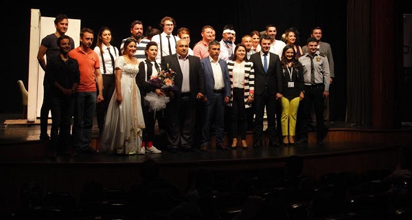 UEDAŞ Tiyatro Topluluğu Festivalde Sahne Aldı