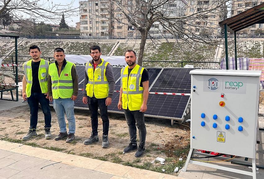 YEO Çadır Kentlere Batarya Depolamalı Güneş Enerji Sistemi Kurdu