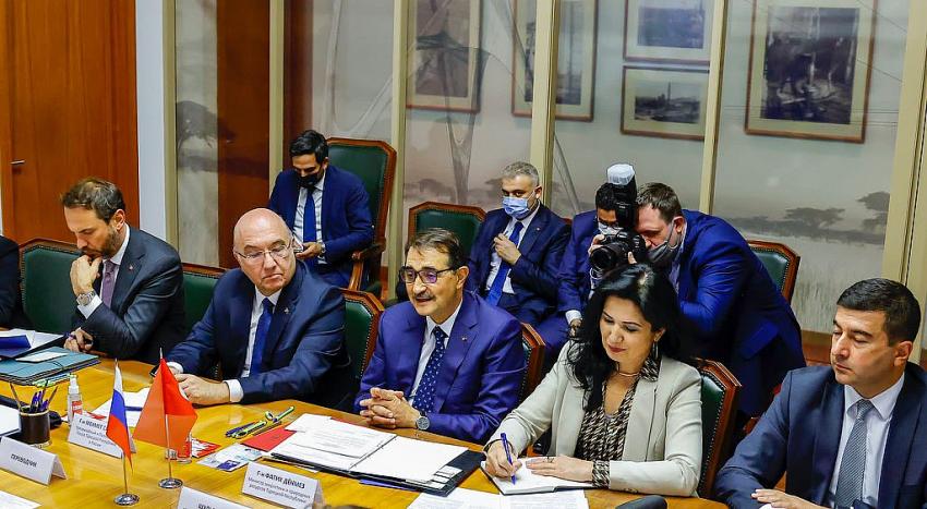 Bakan Dönmez Alexey Miller İle Görüştü