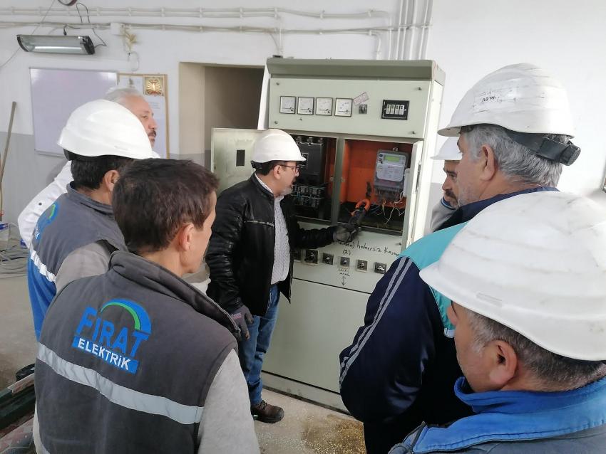 Fırat EDAŞ Personelini Kaçak Elektrikle Mücadele İçin Eğitiyor