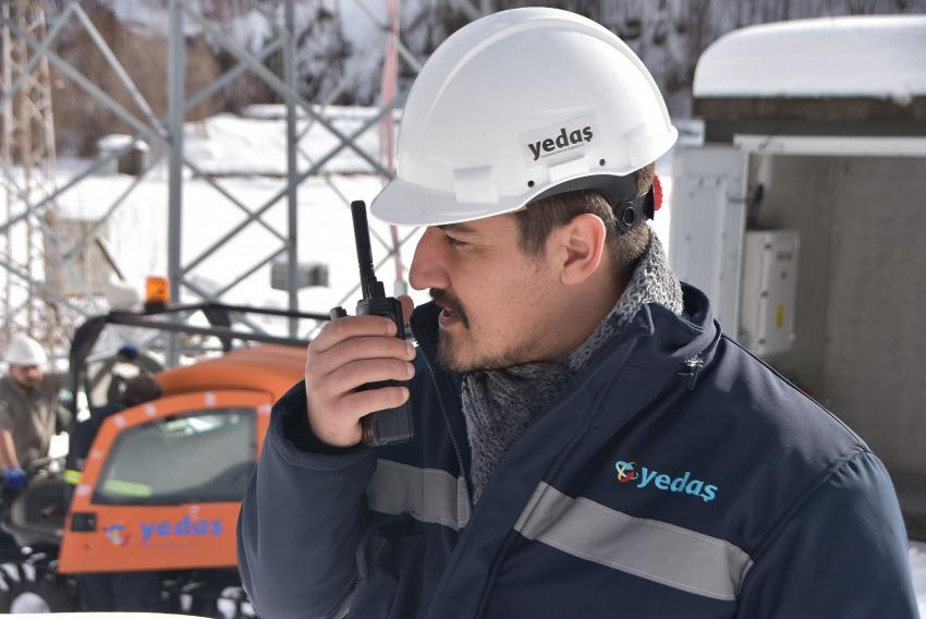 YEDAŞ Ekipleri Doğaya Karşı “Kesintisiz Enerji” Mücadelesi Veriyor 