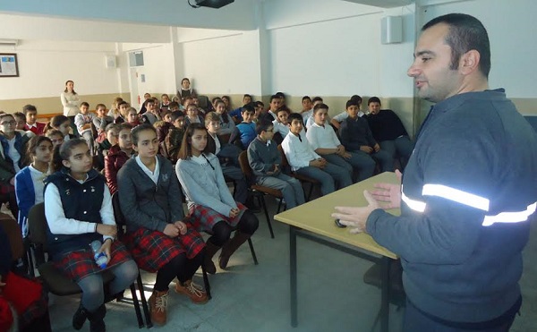 Akenerji Öğrencilere Ulubat HES'i Tanıttı
