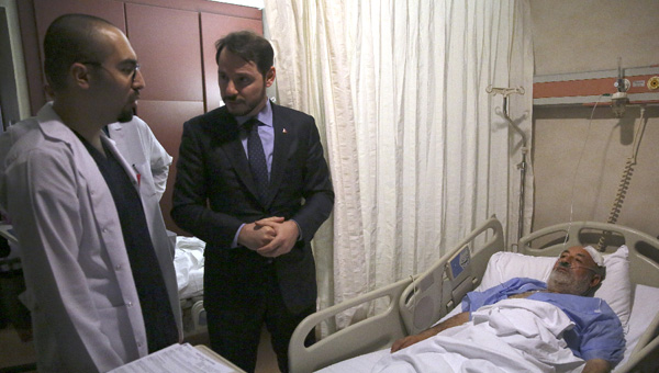 Enerji Bakanı Berat Albayrak'tan Yaralılara Ziyaret