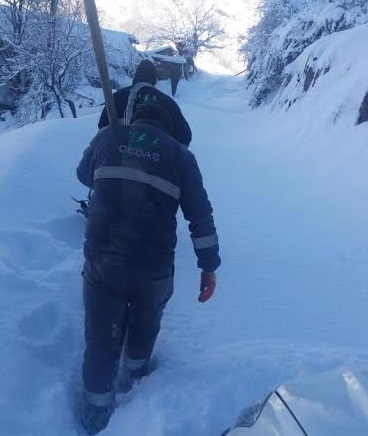 ÇEDAŞ Ekipleri Kışın Sert Koşullarında 7/24 Çalışıyor