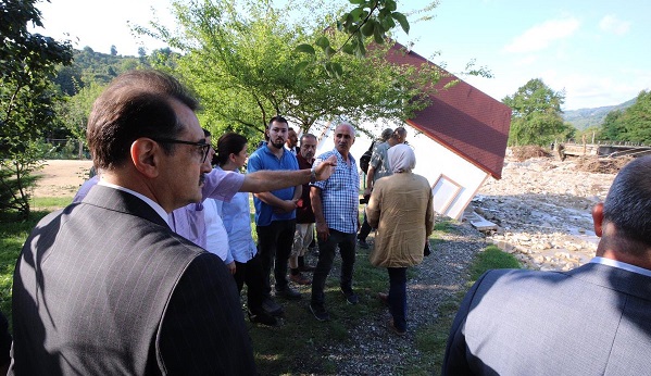 Enerji Bakanı Dönmez Sel Felaketinin Yaşandığı Düzce'de