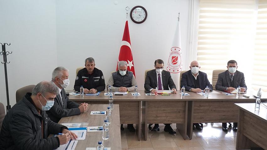 Bakan Dönmez Elektrik Kesintilerinin Yaşandığı Isparta'ya Gitti