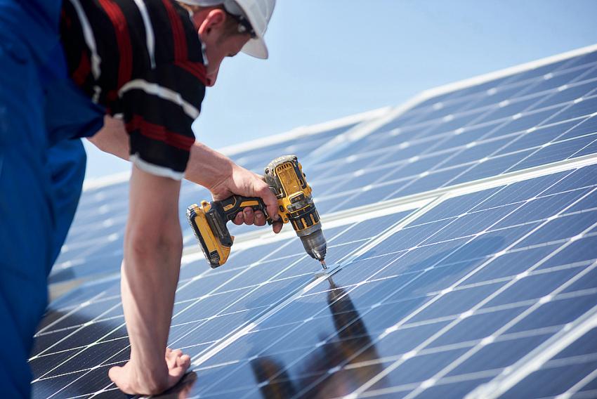 Elektrik Fiyatları Güneş Panellerine Talebi Artırdı