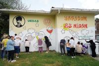 Çocuklar Bayramlarını UEDAŞ'ın Trafolarını Boyayarak Kutladı