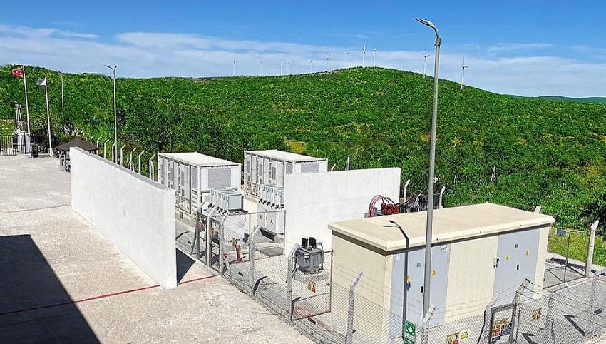 Polat Enerji, Soma RES’te Türkiye’nin İlk Entegre Elektrik Depolama Sistemini Hayata Geçirdi 