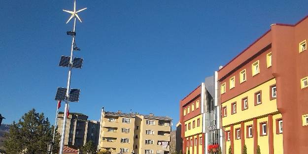 Sokaklar Güneş ve Rüzgar Enerjisi ile Aydınlanacak